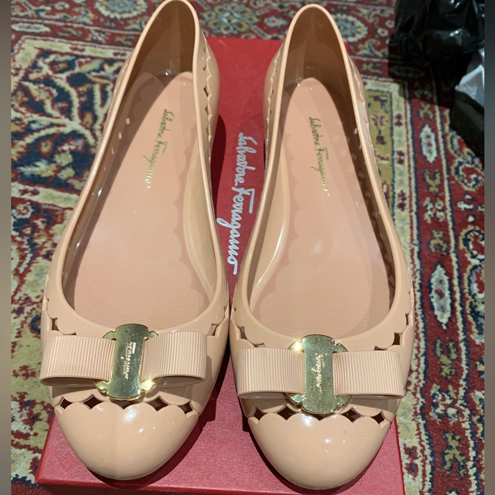 like new Ferragamo jelly flats Vera bow pink nude